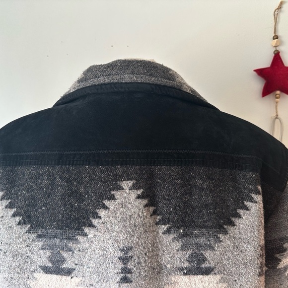 Women's Men’s Aztec Tribal Alpaca Wool Black and Gray Patterned Coat M L XL - Picture 7 of 13